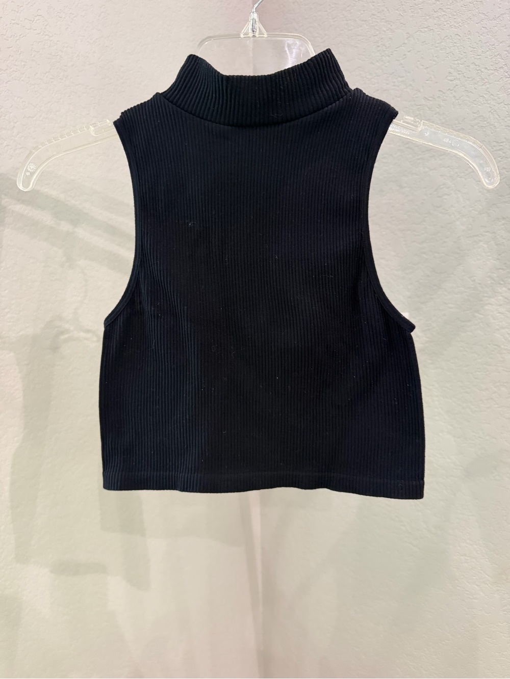 Zara Black Ribbed Sleeveless Mock Neck Crop Tank